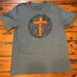 Love in Faith Women’s Graphic Shirt Size XL